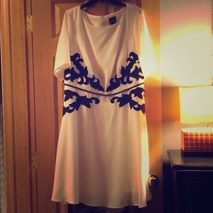 Pretty Adrianna Papell plus size dress Never Worn